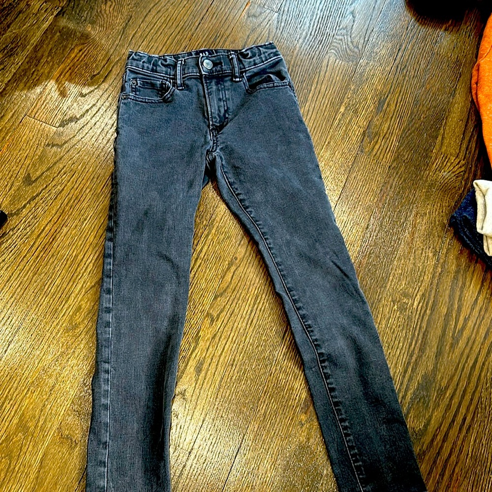 Never worn gray gap denim size 8 slim stretch